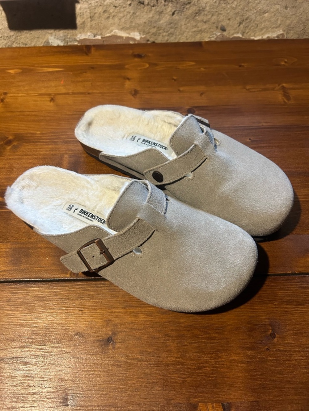 Birkenstock Women’s Light Gray Suede Shearling-Lined Clogs